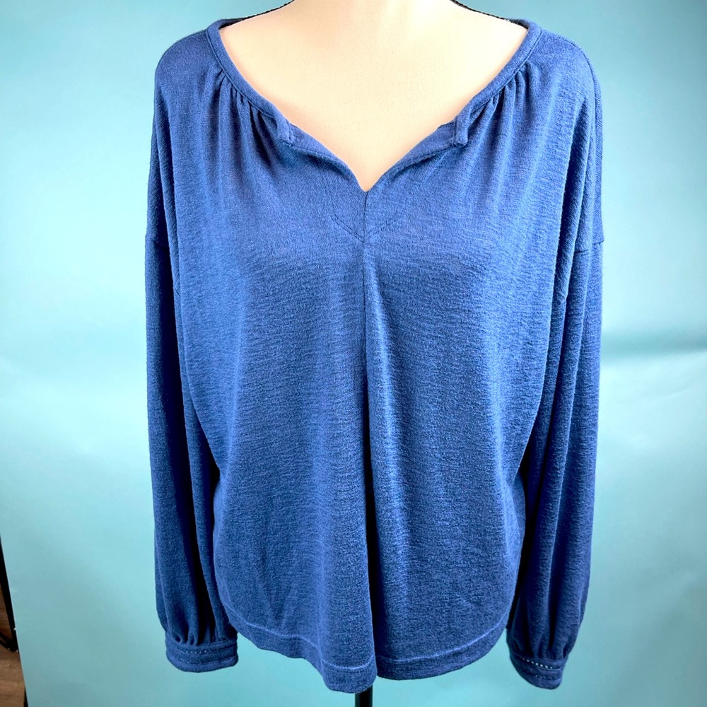 Long sleeved blue blouse